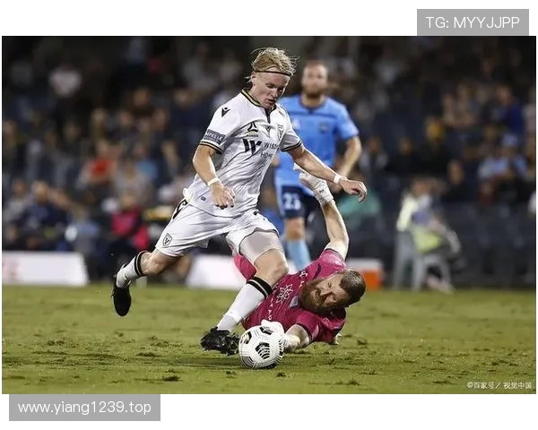 奥谢一锤定音狮吼主场吼主场力克十人麦克阿瑟